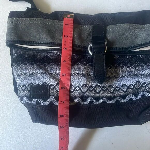 Toms black and white canvas crossbody purse bag - Picture 4 of 10
